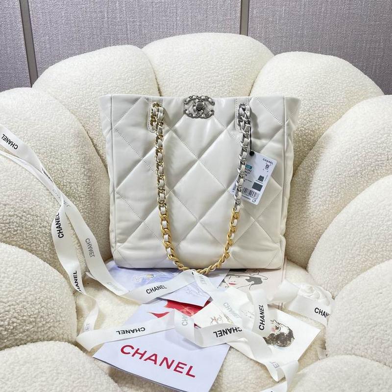 Chanel Handbags 522